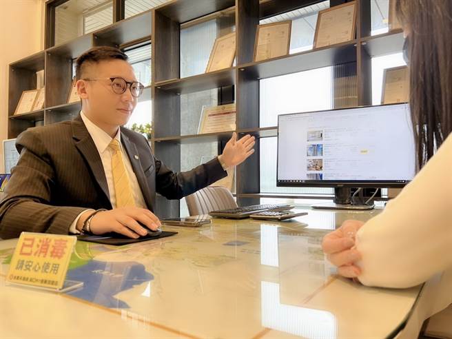 用诚实帮助客户圆满成家，周羿昕期许自己两年内达成「一店之长」的目标。(图/永庆不动产提供)