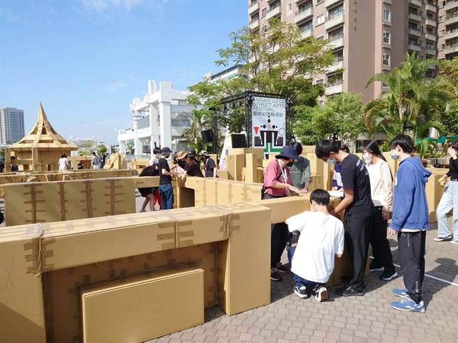 河乐广场将重现7层楼、20公尺的原台南地方法院方形高塔。(曹婷婷摄)