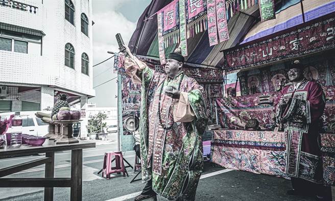 朱亚君》职人魂！职人也是谘商心理师？(图/爱传媒提供)