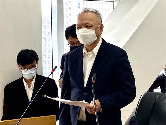 台中市警察局长蔡苍柏清查全市监视器，待解决的严重问题是，全市近3万支监视器使用超过10年的近50％。（卢金足摄）