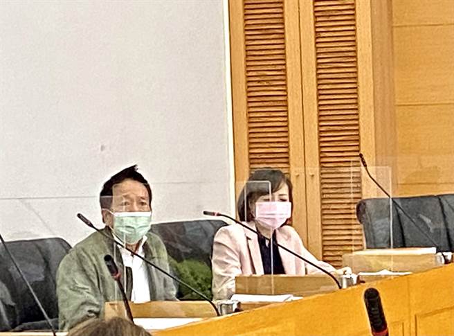 台中市议员陈淑华表示，台中市治安案件多，影响民眾生命财产安全，要求市警局在治安热区加装监视器，遏阻歹徒犯案。（卢金足摄）