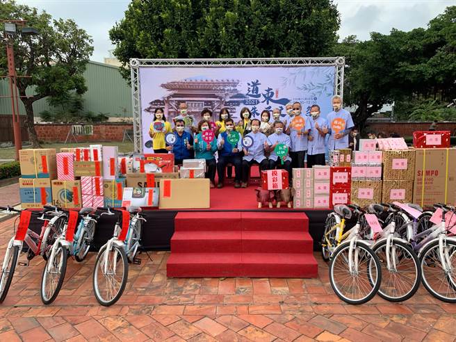 和美道東書院文化季，摸彩獎品多，來就送文創口罩。（周君綾提供／吳敏菁彰化傳真）