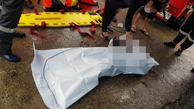 船长下水排除绞网卡船底身亡。（海巡署舰队分署第一海巡队／杨亚璇基隆传真）
