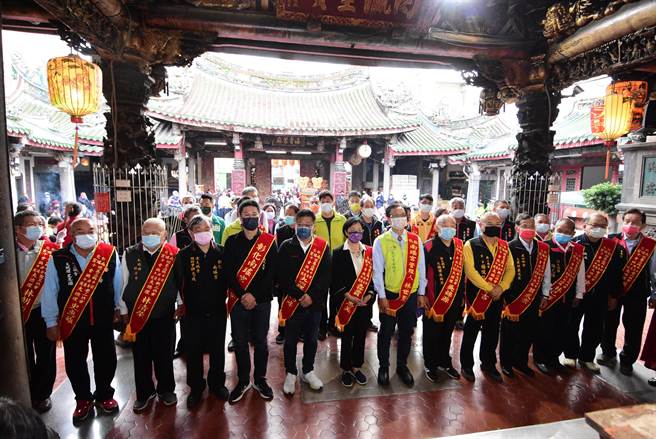彰化南瑤宮天上聖母繞境十會媽角頭祈安繞境27日一早在南瑤宮起駕。（吳敏菁攝）