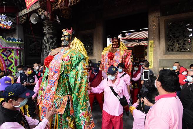 彰化南瑤宮天上聖母繞境十會媽角頭祈安繞境27日一早在南瑤宮起駕。（吳敏菁攝）