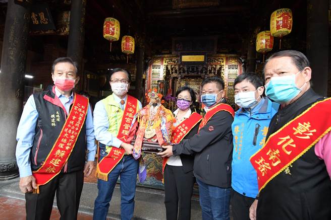 彰化南瑤宮天上聖母繞境十會媽角頭祈安繞境27日一早在南瑤宮起駕。（吳敏菁攝）