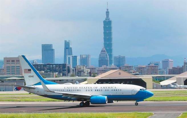 美國議員搭乘行政專機訪問台灣，大陸分析人士：解放軍戰機全程「恭候」、「送客」美國訪台議員。（本報資料照片）