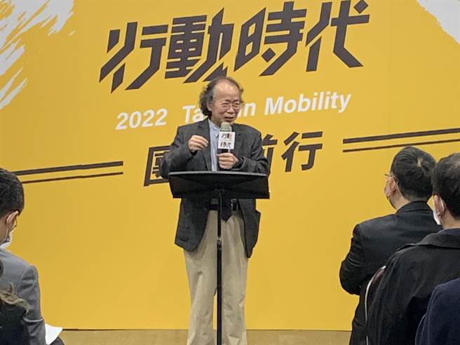 行政院政务委员张景森日前不满时代力量对公投立场主张，预言时力明年议员会消失，张景森今出席时力立委王婉谕、邱显智发起的「行动时代办公室」开幕茶会改口，身为执政党官员不该批评在野党，他会把话收回来。（林缙明摄）