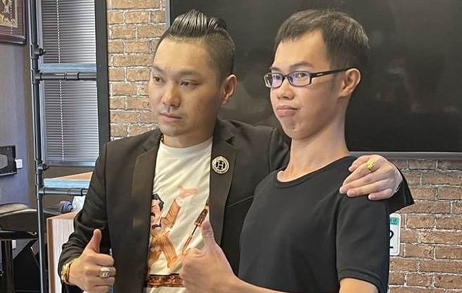 邓佳华当外送员被连千毅唱衰。（图／兰庭精品脸书）