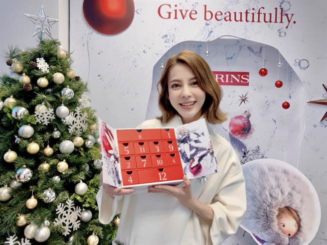 克兰诗、AROMATHERAPY ASSOCIATES、瑰柏翠推出圣诞限量礼盒，图中为克兰诗倒数月历宝盒，至官网报名即可临柜索取克兰诗准备的破万份圣诞礼物。（邱映慈摄）
