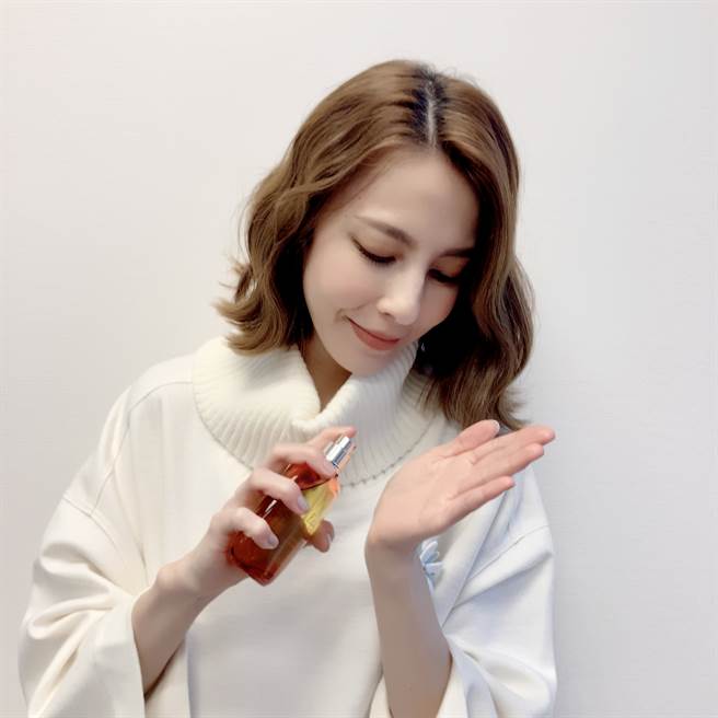 保养香醍露以多种柑橘类配方搭配荳蔻、迷迭香与两种人蔘，创造出男女皆宜的独一无二温暖香气，喷洒后后能留下精油滋润，兼顾润泽保湿与芳香。（邱映慈摄）