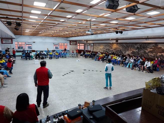 光啟汽車科設有特色無人機專班，可讓同學順利銜接就業市場。(校方提供)