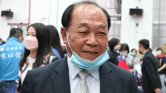 台南市党部新任主委林进旺自嘲说，「市党部主委卸任后，可能会一毛都不剩。」（张毓翎摄）
