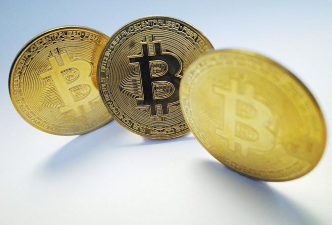 加密通货市场在年终购物旺季开跑的黑色星期五当日遭遇沈重卖压，整体市值自22日以来合计蒸发约2,000亿美元。图／路透