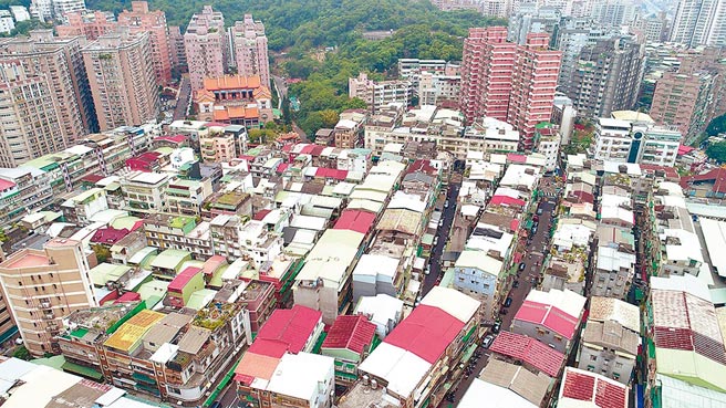 新北市容移代金制度，今年粗估可为市府赚进10亿元以上收入，加速公保地取得。（本报资料照片）