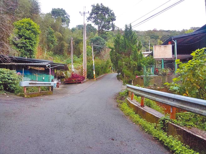 新竹县尖石乡北得拉曼步道远近驰名，在地族人认为登山、露营客带来的垃圾与粪便，影响生态环境及水源，预计将于12月6日自主封路。（翻摄照片/庄旻静新竹传真）