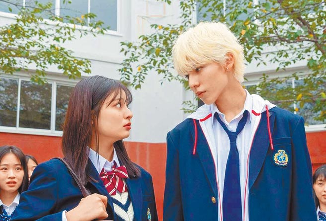 《青春特调蜂蜜柠檬苏打》男神女神共谱校园恋曲。（捷杰提供）