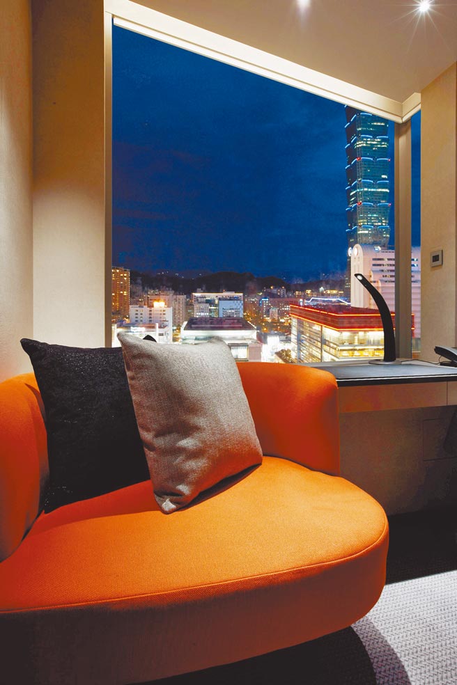 寒舍艾丽酒店能欣赏烟火的101景观房型。（寒舍艾丽酒店提供）