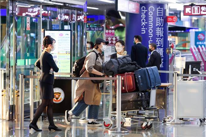 目前欧洲已有多个国家遭Omicron攻破，毒物学专家招名威表示，Omicron变异株传播力，比Delta变异株来得更快，认为该收紧边境，尤其是春节放宽措施。（图／示意图，记者陈麒全摄影）