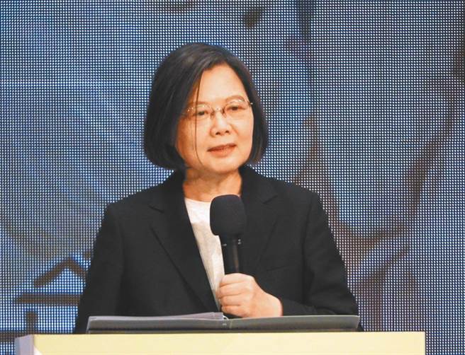 蔡英文总统27日到台中宣讲公投案时表示，不同意反美猪，选择的是自由贸易，以及不能锁回单一市场。（图/本报资料照，陈世宗摄）
