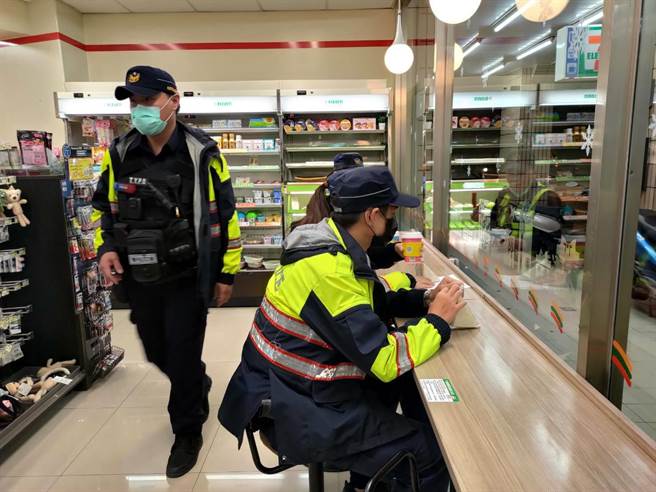桃園警察分局現將夜點費用改為補助同仁至超商自行選用餐點，差額部分將協調警友辦事處補助。（桃園警察分局提供／陳夢茹桃園傳真）