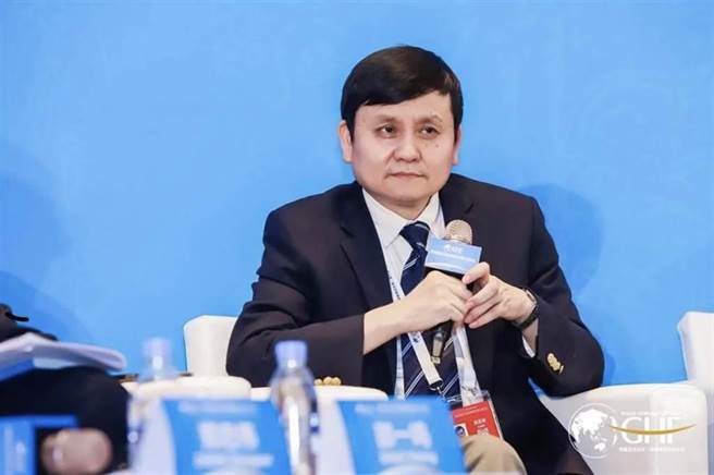 上海復旦大学附属华山医院感染科主任张文宏称，Omicron病毒目前对大陆还不会产生太大的影响。（北京日报）