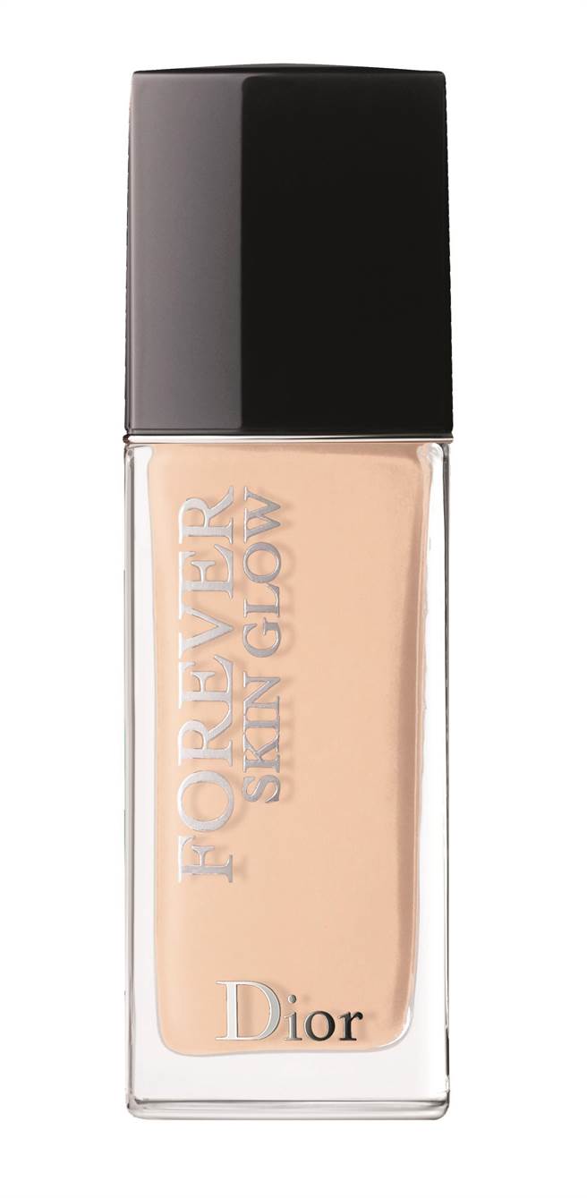 迪奧超完美持久柔光粉底液SPF35 PA＋＋，30ml，2350元。（迪奧提供）