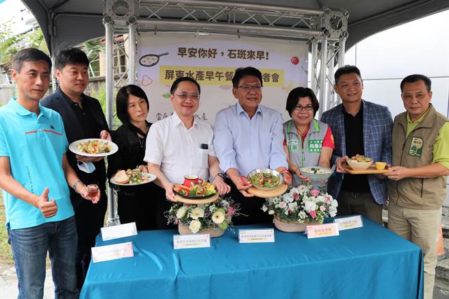 「屏东你好‧石斑来早」屏东水产品早午餐发表会28日登场，3业者在屏县府的协助下，分别展出令人垂涎欲滴的石斑鱼早午餐。（谢佳潾摄）