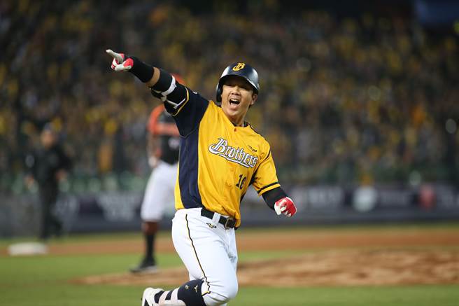 中信兄弟周思齊。（黃國峰攝）