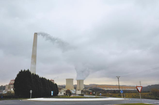 日本推低碳火力发电图╱路透