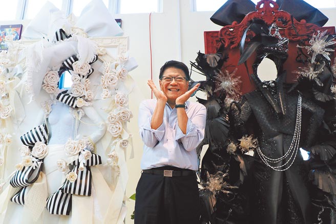 「屏東可可‧台灣巧克力節」27日在屏東可可園區盛大登場，為期9天的巧克力盛宴匯集超過20家屏東可可品牌市集展售。屏東縣長潘孟安（見圖）指出，縣府近年輔導42個農莊自創品牌，積極參與世界巧克力競賽獲獎無數，甚至連黑巧克力都打敗南美業者拿到金牌。（謝佳潾攝）