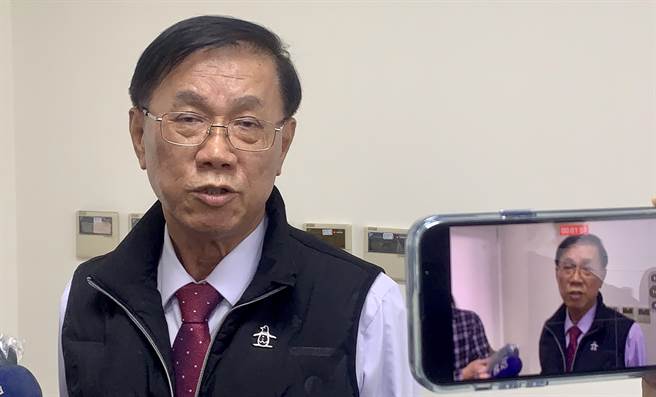 南投县长林明溱29日辞南投县选委会主委职务，倡言4项公投都「同意」。（廖志晃摄）