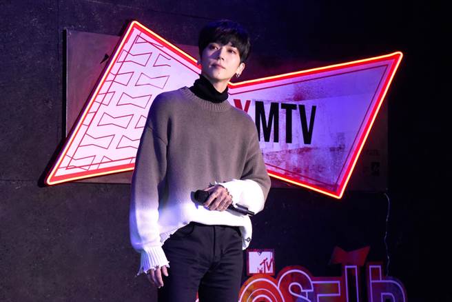 Bii在见面会上与粉丝开心互动。（MTV娱乐台提供）