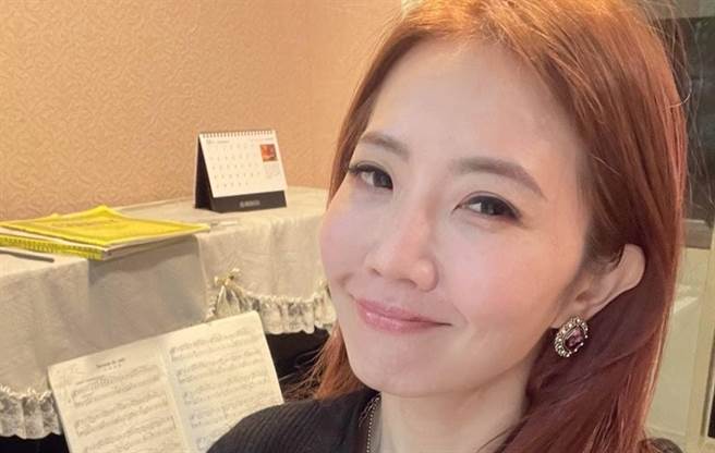 女星谢忻的面相被视为感情多波折，较适合晚婚。（图／FB@谢忻）