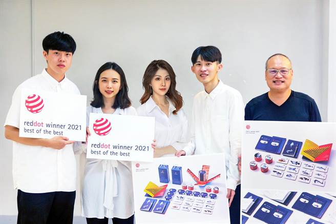 朝阳科大视传系学生以海洋生态为主轴，创作作品「漫鱼良市Slow Fish」，勇夺德国红点新锐设计奖。（朝阳科大提供／林欣仪台中传真）