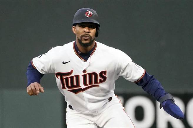 双城外野手巴斯顿(Byron Buxton)续约7年1亿美元。（美联社资料照）