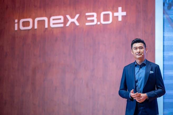 光阳集团董事长柯胜峯获颁工业工程奖章「产业贡献奖」。（图／业者提供）
