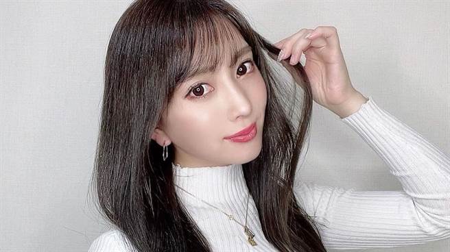 「國民情婦」森咲智美近日推出數碼寫真集，昨日於IG上釋出未公開辣照引起熱議。（圖／IG@morisakitomomi）