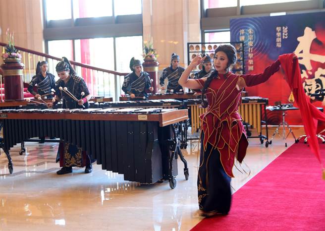 相隔五年，朱宗庆打击乐团曾巡演上海、莫斯科等地的击乐剧场作品《木兰》，年底将升级翻新再重演。（刘宗龙摄）