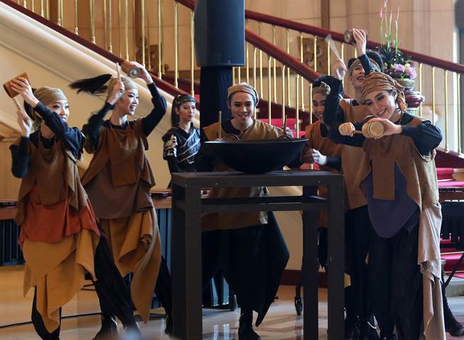 相隔五年，朱宗庆打击乐团曾巡演上海、莫斯科等地的击乐剧场作品《木兰》，年底将升级翻新再重演。（刘宗龙摄）