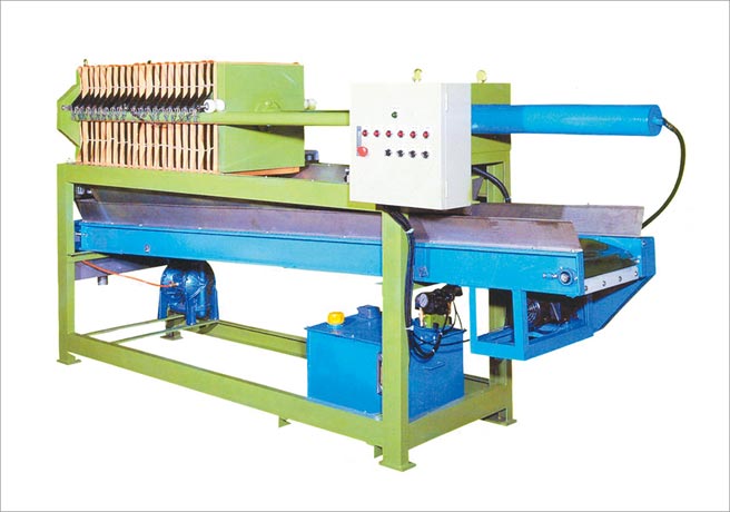 順琿製造的板框式污泥脫水機具有性能佳、省電、產業面應用廣等優點。圖／業者提供