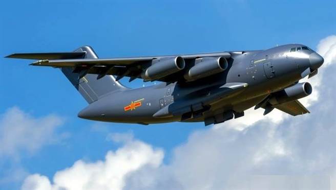 日前中共空军编队进入台湾西南方航空识别区时，首次让运油-20执行公开亮相的任务，证实该款战略空军重器已正式服役。（图／网路）