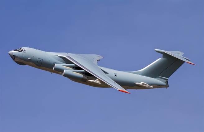 购自乌克兰的伊尔-78虽然加油量可达105吨，但仅有3架，数量太少。（图／网路）