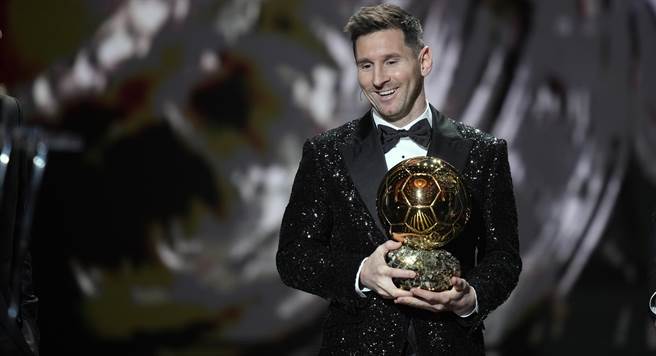 梅西豪夺第7座金球奖(美联社)