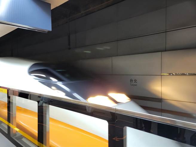 台湾高铁。（黄琮渊摄）
