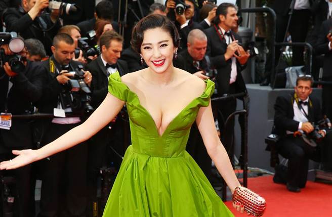 张雨绮以电影《长江7号》、《美人鱼》，成为着名的「星女郎」代表。（图／本报系资料照片）