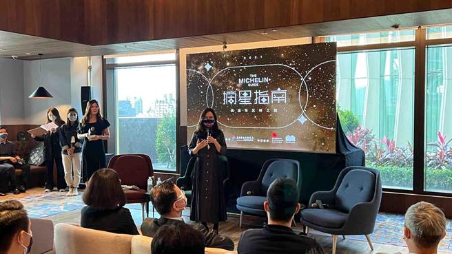 高市觀光局今（30）日正式啟動一系列米其林摘星行動，觀光局長周玲妏笑稱，疫後經濟復甦，很多餐廳都爆滿，很怕評鑑祕密客吃不到。（柯宗緯攝）