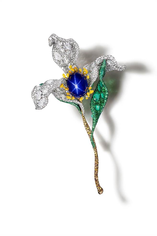 今年是赵心绮丰收的一年，年初时她的大师系列《花之精灵》胸针在英国巨匠臻藏艺术博览会Masterpiece Awards拿下巨匠臻藏大奖。（Cindy Chao提供）