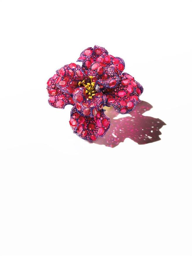 赵心绮的《红宝石牡丹》胸针获得英国伦敦V&amp;A博物馆纳为永久馆藏。（Cindy Chao提供）