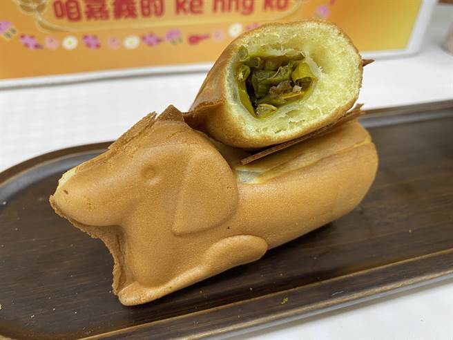 小伍麻辣凉麵的酸豆与犬行烧结合，美味速配。（廖素慧摄）